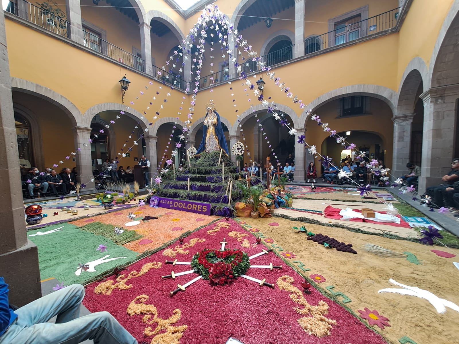 Colocan Altar a la Virgen de Dolores LA OPINIÓN DE SANTIAGO