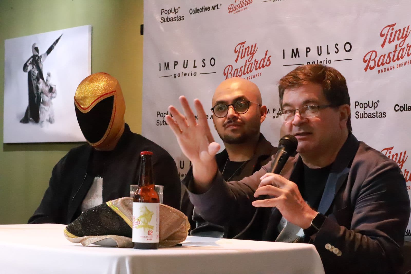 Máscara vs Cámara, una Visión Clara Desde las Tinieblas