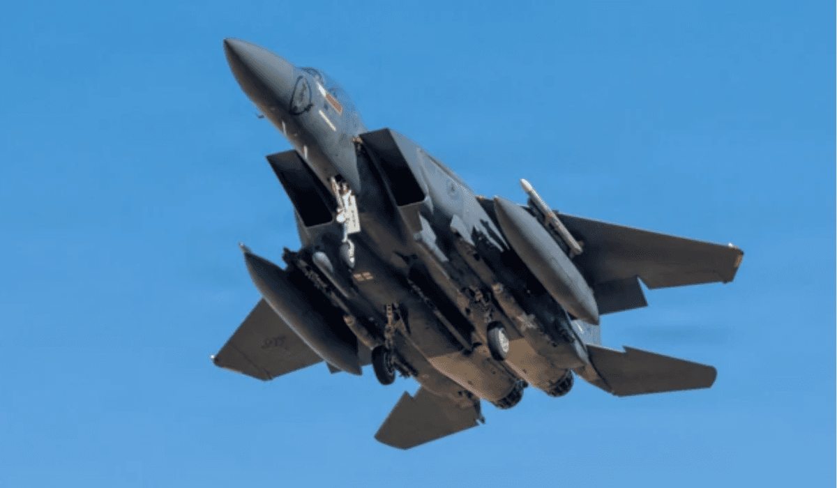 Irán derriba avión de combate estadounidense
