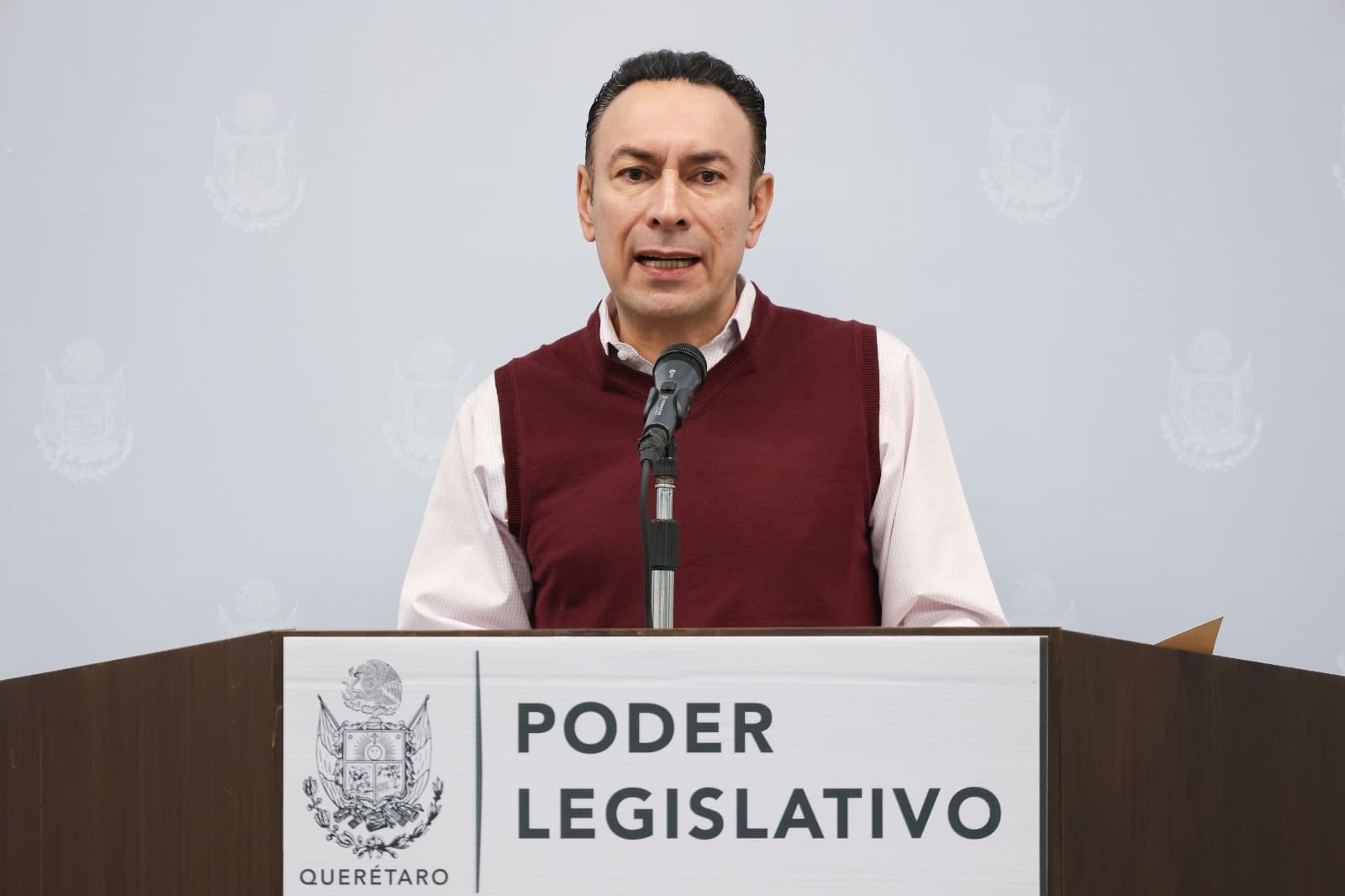 “Se baja” Arturo Maximiliano de la contienda por la gubernatura de Querétaro