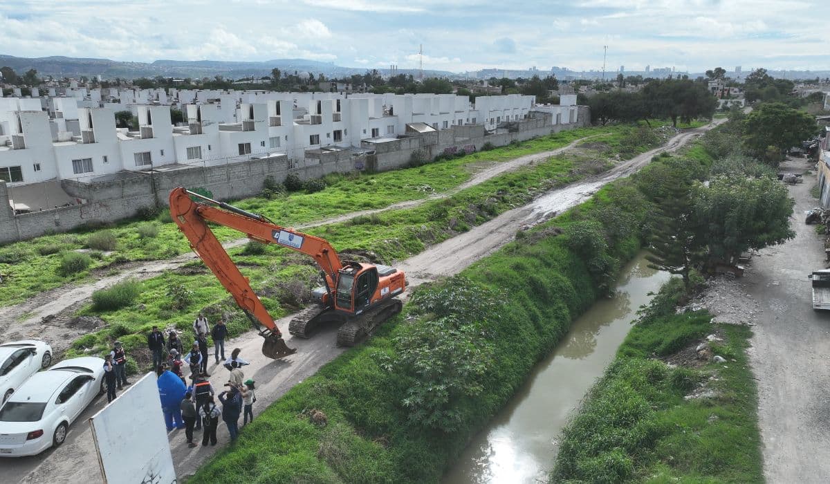 Colabora la CEI en labores de desazolve del Río Querétaro para prevenir riesgos por lluvias