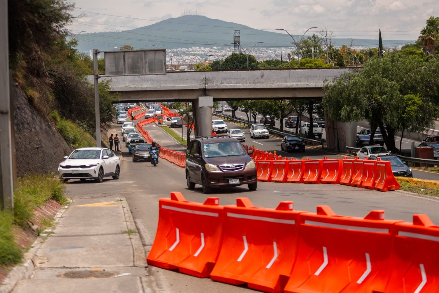 Obras del Tren México–Querétaro: Coordinan plan vial ante cierres en Bernardo Quintana