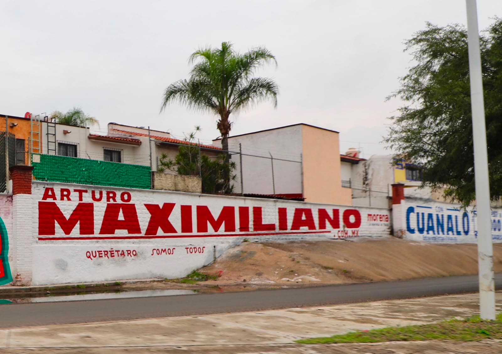 Se deslinda Arturo Maximiliano de pinta de bardas; "yo no las pagué"
